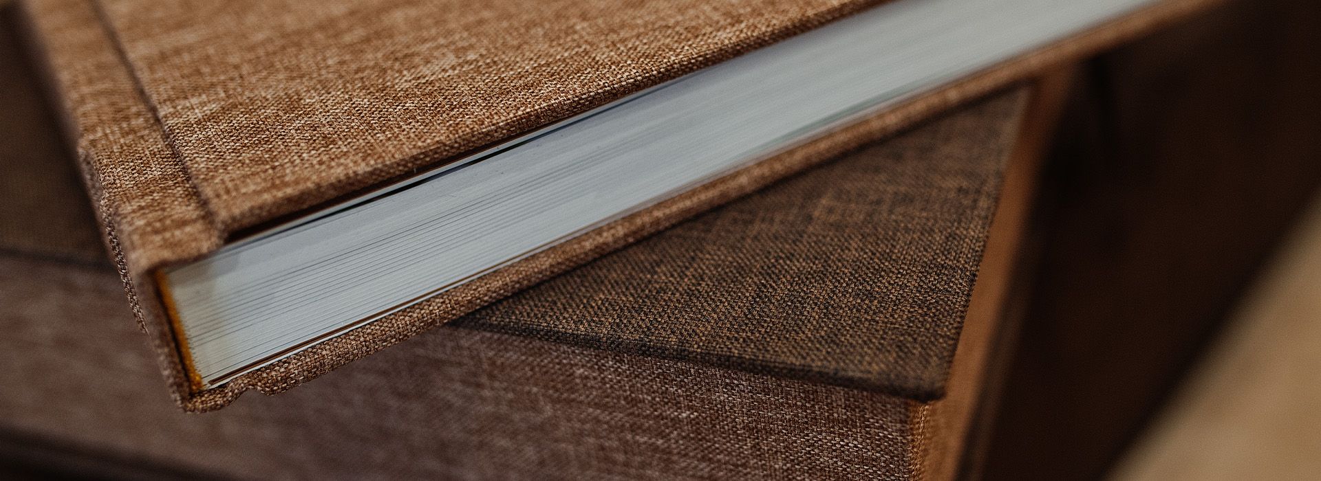 Grafik_Druck_Offset_Buchproduktion_Leinenband_Fadenheftung